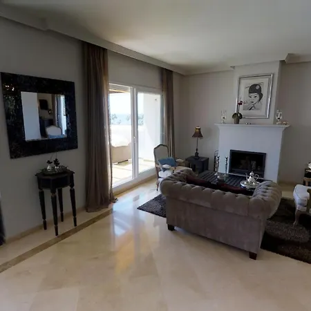 Wonderful Penthouse With Pool And Sea View